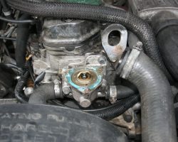 How to replace a Land Rover Discovery thermostat Land Rover Discovery 200tdi Thermostat