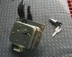 How to replace the rear door handle and lock on a Land Rover Defender The new rear lock/handle and new key barrel