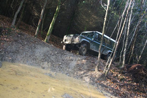 How to drive off road in your Land Rover 90 or 110