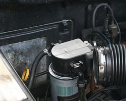 How to change the fuel filter on a Range Rover DSE The new filter in place