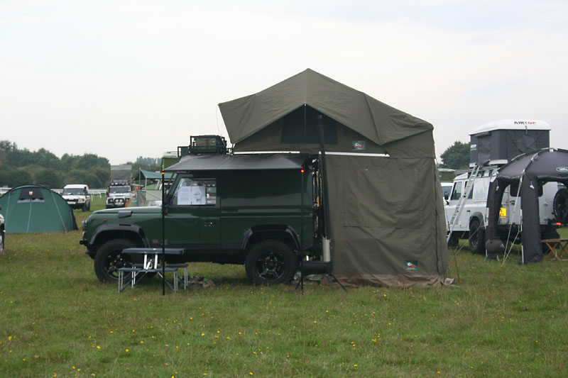A 90 with roof tent and rear awning