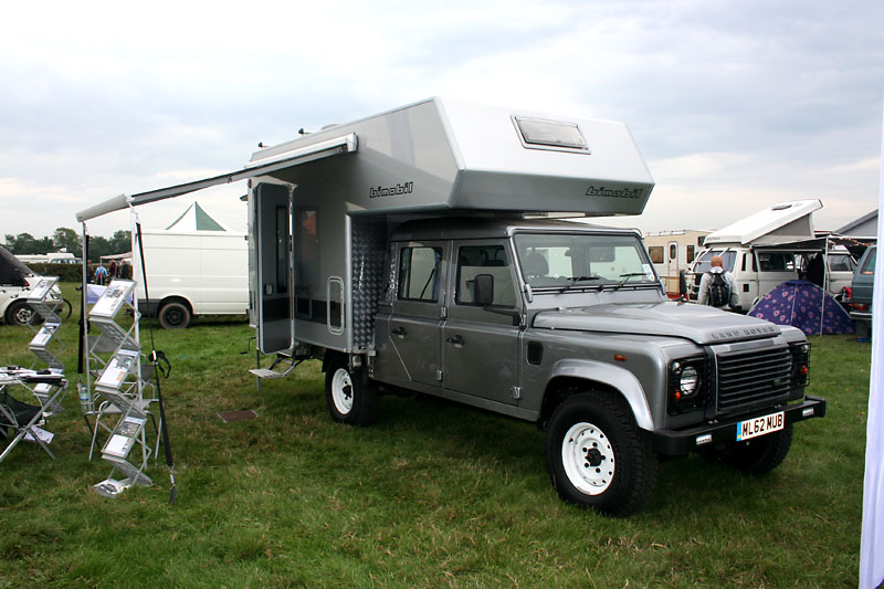 Demountable camper on this Land Rover