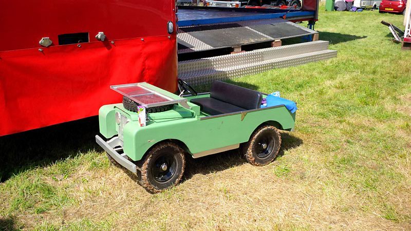 A great kids Land Rover!